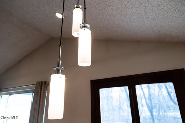 208 Yorktown Drive, Halfmoon, NY 12065