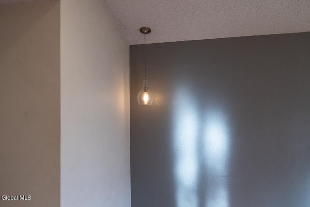 208 Yorktown Drive, Halfmoon, NY 12065