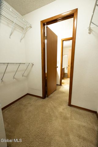 208 Yorktown Drive, Halfmoon, NY 12065