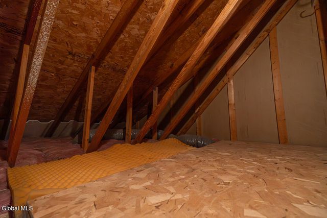 208 Yorktown Drive, Halfmoon, NY 12065