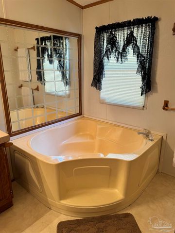 6512 Winston Brown Rd, Milton, FL 32570