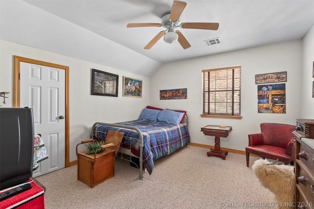 1117 Fox Point Road, Kansas, OK 74347