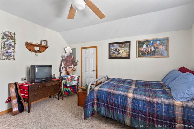 1117 Fox Point Road, Kansas, OK 74347