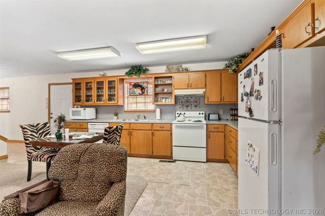 1117 Fox Point Road, Kansas, OK 74347