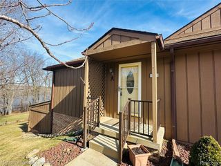 11783 Shenandoah Drive 1, Green Oak Township, MI 48178