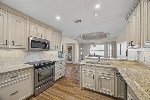 4110 Windswept Drive, Montgomery, TX 77356