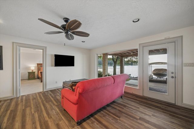 4110 Windswept Drive, Montgomery, TX 77356