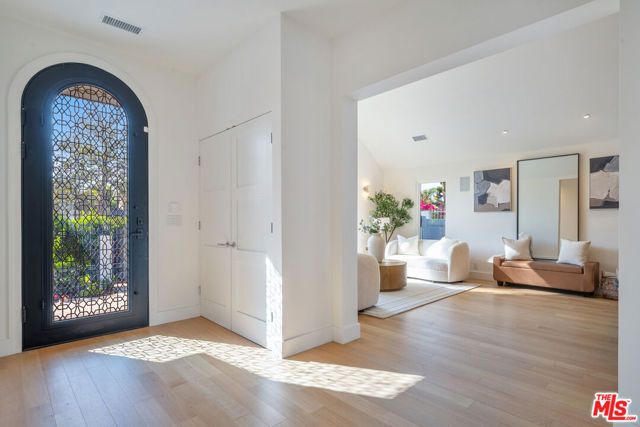 1222 S Genesee Avenue, Los Angeles, CA 90019