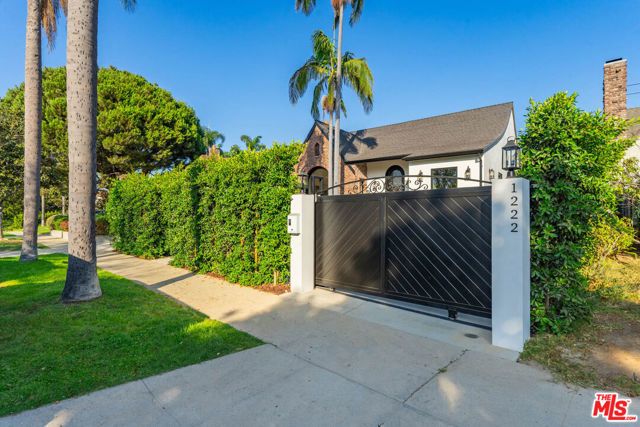 1222 S Genesee Avenue, Los Angeles, CA 90019