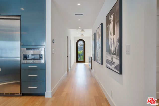 1222 S Genesee Avenue, Los Angeles, CA 90019