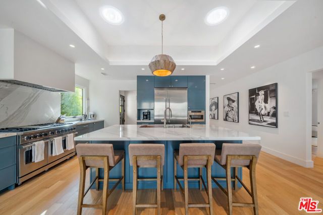 1222 S Genesee Avenue, Los Angeles, CA 90019