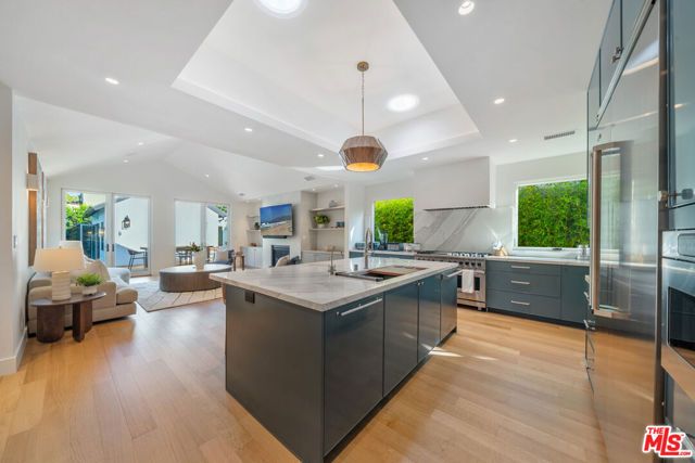 1222 S Genesee Avenue, Los Angeles, CA 90019