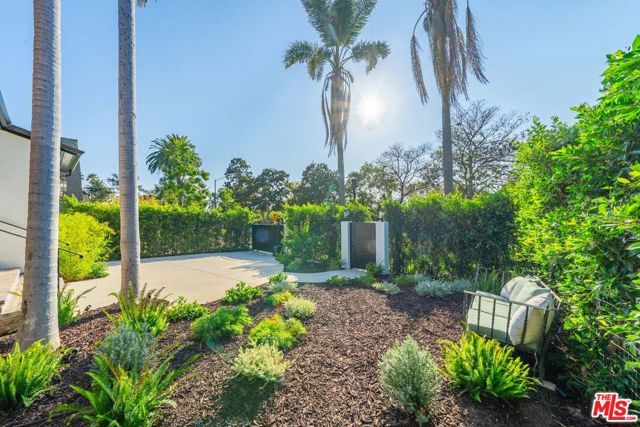 1222 S Genesee Avenue, Los Angeles, CA 90019