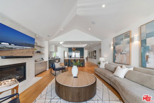 1222 S Genesee Avenue, Los Angeles, CA 90019