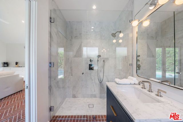 1222 S Genesee Avenue, Los Angeles, CA 90019