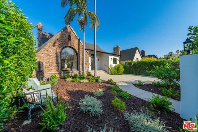1222 S Genesee Avenue, Los Angeles, CA 90019