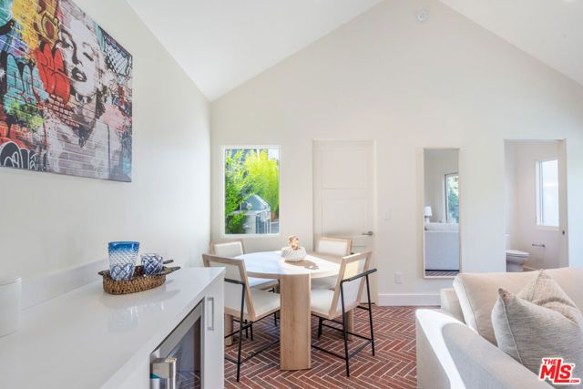1222 S Genesee Avenue, Los Angeles, CA 90019