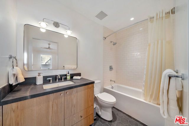 1222 S Genesee Avenue, Los Angeles, CA 90019