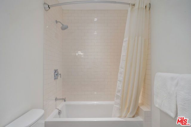 1222 S Genesee Avenue, Los Angeles, CA 90019
