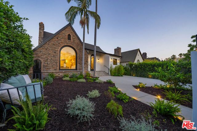 1222 S Genesee Avenue, Los Angeles, CA 90019