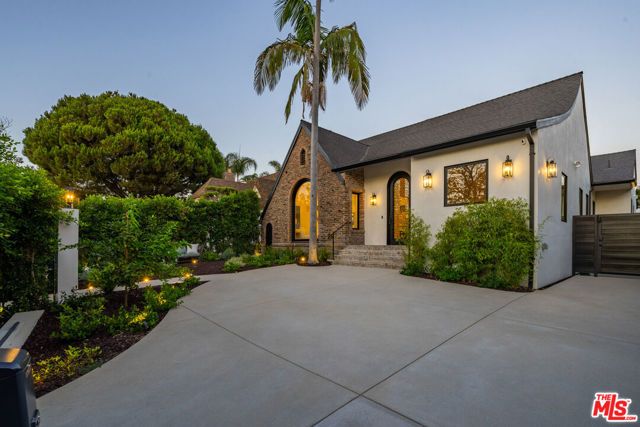1222 S Genesee Avenue, Los Angeles, CA 90019