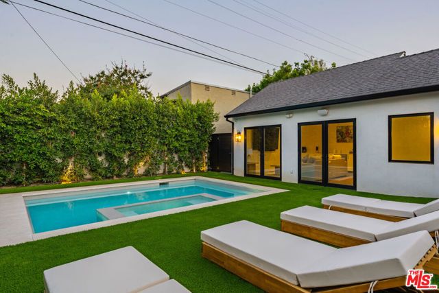1222 S Genesee Avenue, Los Angeles, CA 90019