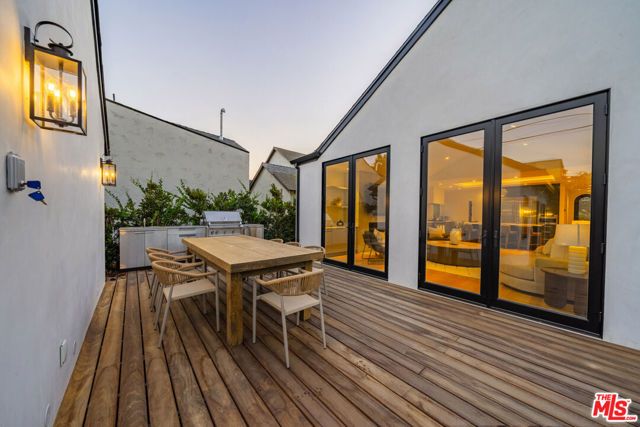 1222 S Genesee Avenue, Los Angeles, CA 90019