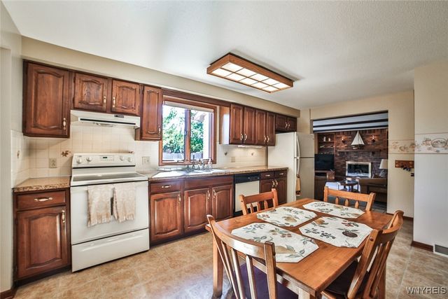 27 Independence Drive, Lockport City, NY 14094