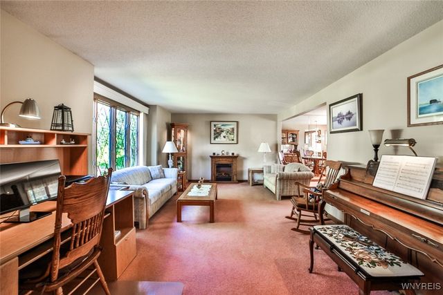 27 Independence Drive, Lockport City, NY 14094