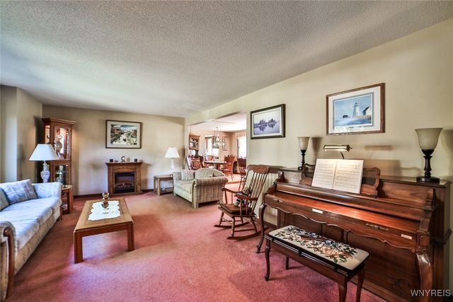 27 Independence Drive, Lockport City, NY 14094