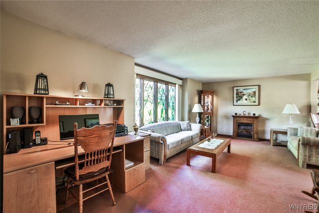 27 Independence Drive, Lockport City, NY 14094