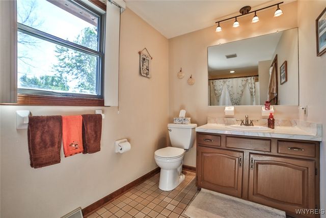 27 Independence Drive, Lockport City, NY 14094