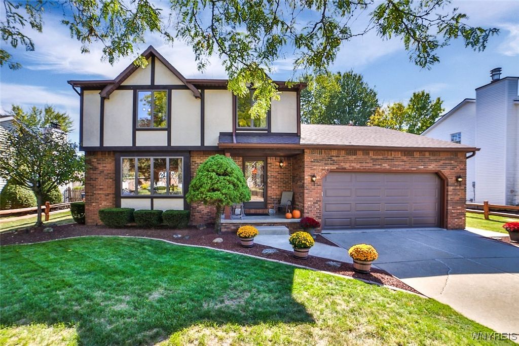 27 Independence Drive, Lockport City, NY 14094