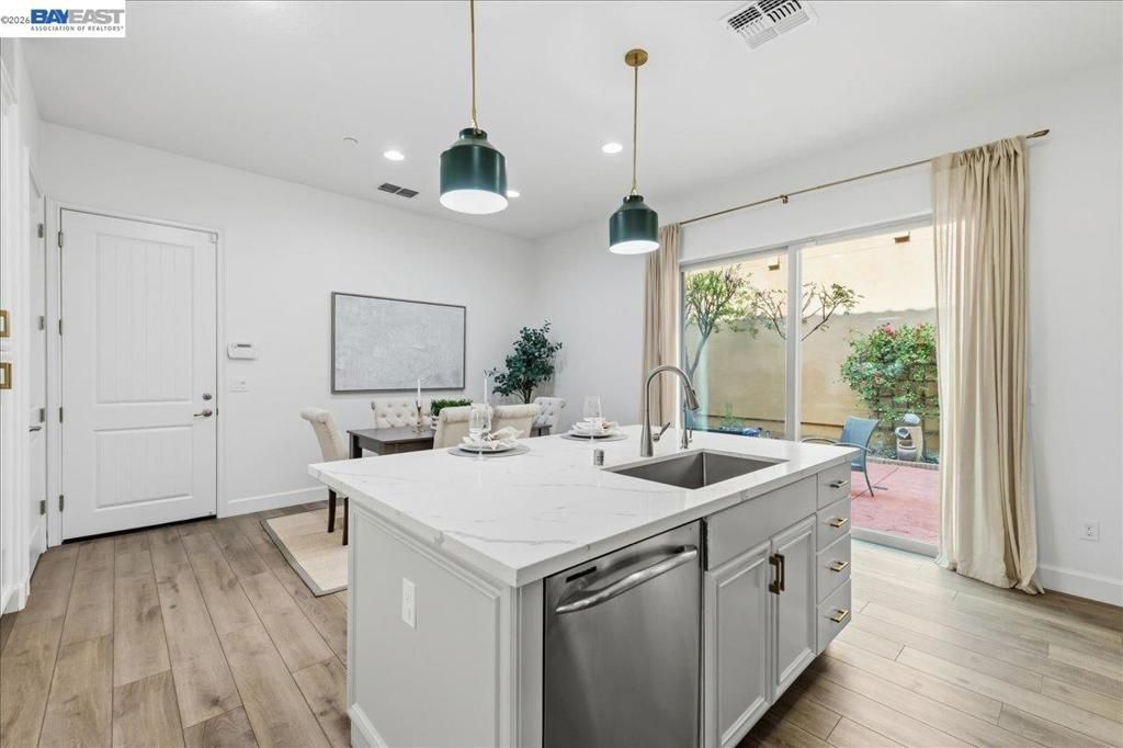 Image 13 of property listing at 3135 Central Pkwy, Dublin, CA 94568