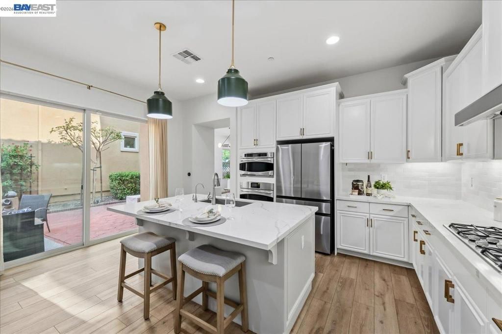 Image 9 of property listing at 3135 Central Pkwy, Dublin, CA 94568
