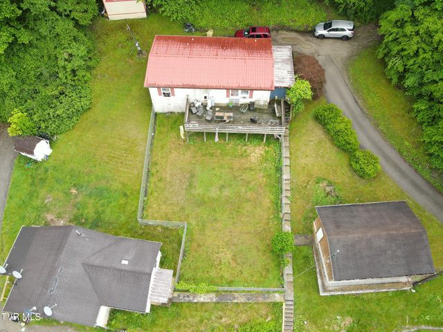 8126 South River Road, Pound, VA 24279