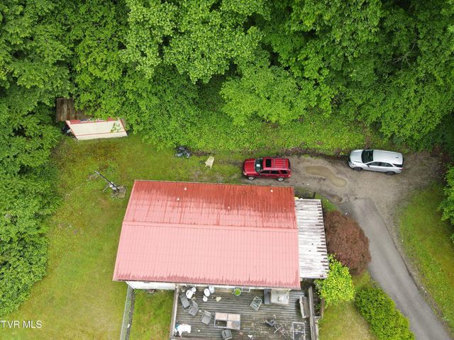 8126 South River Road, Pound, VA 24279