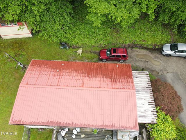 8126 South River Road, Pound, VA 24279