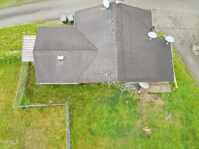 8126 South River Road, Pound, VA 24279