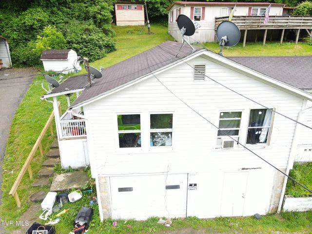 8126 South River Road, Pound, VA 24279