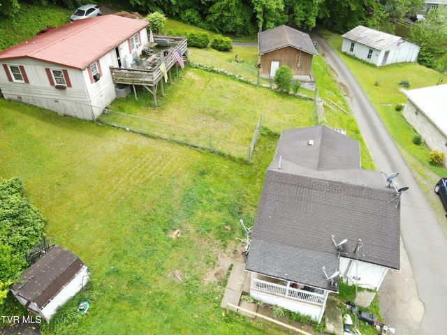 8126 South River Road, Pound, VA 24279