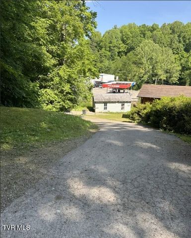 8126 South River Road, Pound, VA 24279