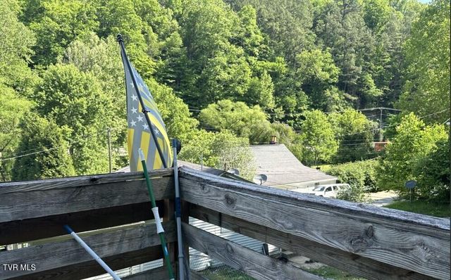 8126 South River Road, Pound, VA 24279