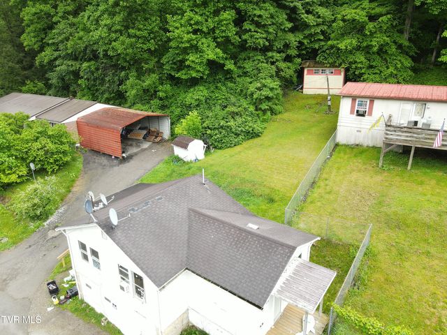 8126 South River Road, Pound, VA 24279