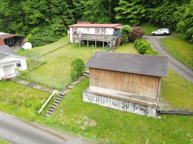 8126 South River Road, Pound, VA 24279