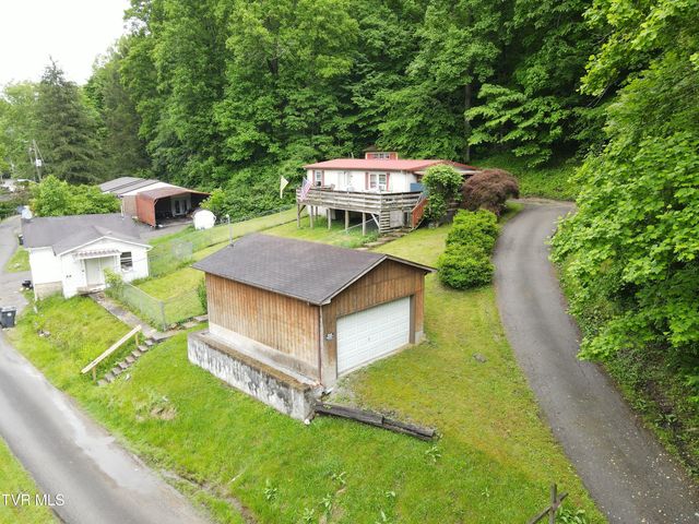 8126 South River Road, Pound, VA 24279