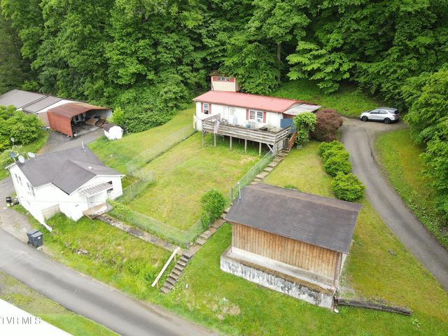 8126 South River Road, Pound, VA 24279