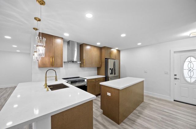 5710 NE 2nd Terrace, Fort Lauderdale, FL 33334