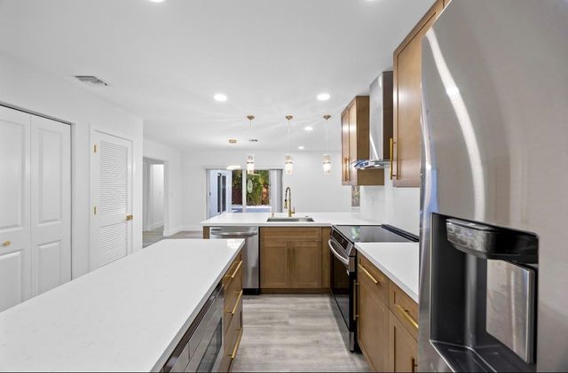 5710 NE 2nd Terrace, Fort Lauderdale, FL 33334