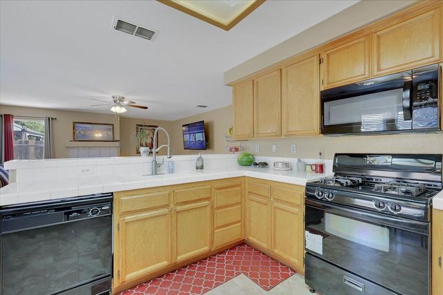 407 Whiterock Dr, Yuba City, CA 95991